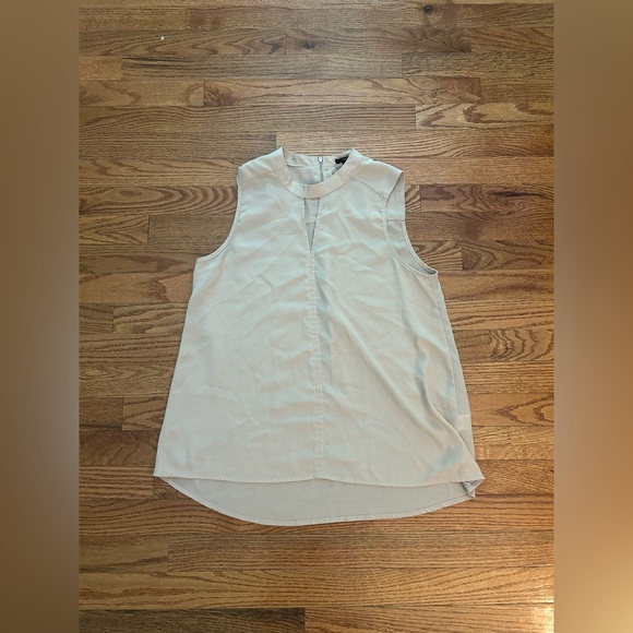 Forever 21 Tops - Forever 21 Tan Sleeveless Blouse | Size Medium | Lightweight & Versatile